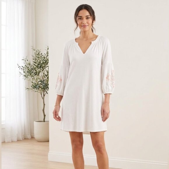 Cupio Dresses & Skirts - Cupio NWT white embroidered 3/4 length sleeve split neck stretchy dress sz S